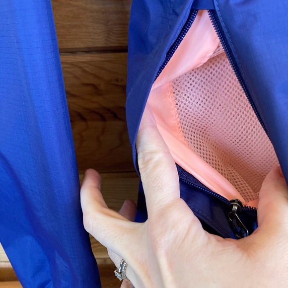 North Face Resolve Rain Jacket - Picture 7 of 8